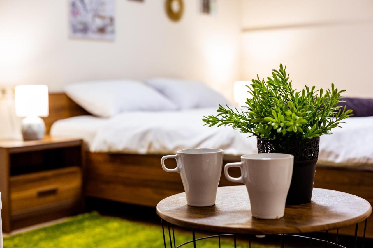Apartmán Romari Rynok Square 3 Lvov Exteriér fotografie